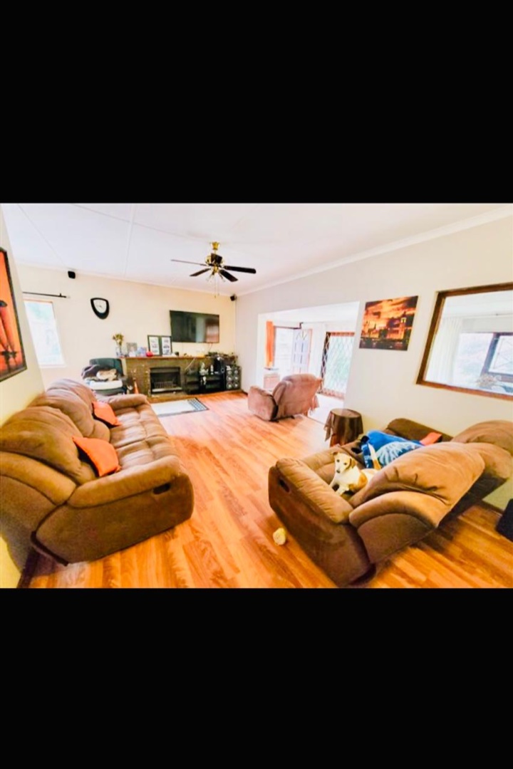 6 Bedroom Property for Sale in Gonubie Eastern Cape